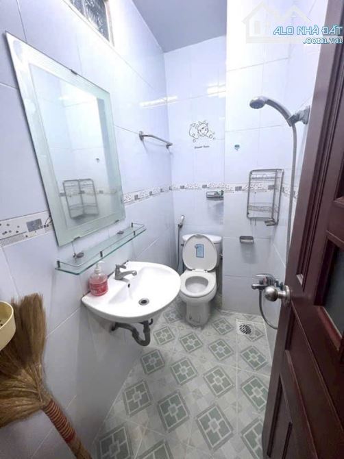 Quận 11-Nhà đẹp-Đường nhựa 8M-Tiện KD-Sát MT Lạc Long Quân-P3-40m2-5tầng-4PN - 5