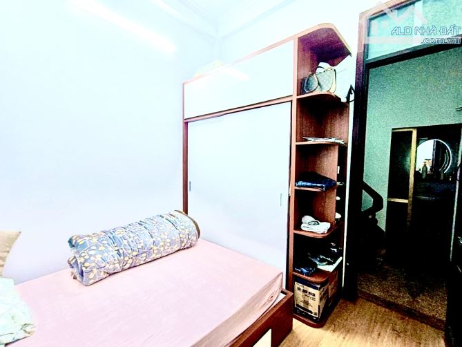 NHÀ DÂN XÂY , KHUNG CỘT CHẮC CHẮN , Ô TÔ LÙI CỬA , 10M RA ĐƯỜNG Ô TÔ TRÁNH - NHÀ ĐẸP - 5