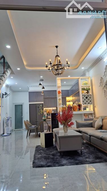🏡 Nhà hẻm 128 Giải Phóng - Tân Lợi Nhà mua ở còn mới toanh.  🏕 Diện tích: 5×20m - 5