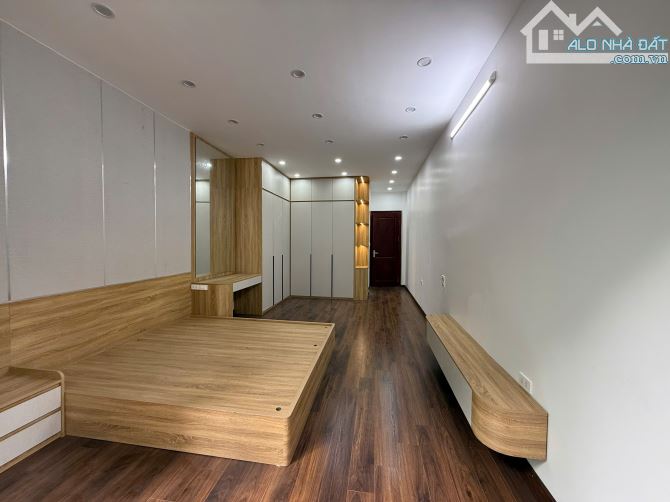 Cho thuê nhà đẹp, full đồ, thang máy Phùng Chí Kiên, Cầu Giấy. DT 45m2, 6 tầng. 25 tr - 5