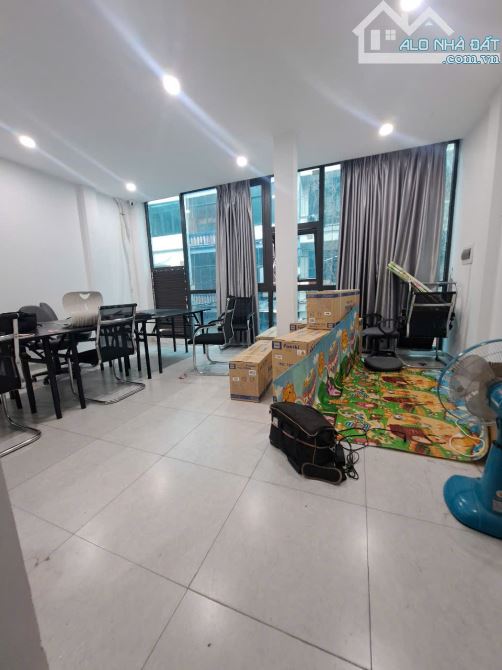 Nhà ngõ 180 Hoàng Quốc Việt. DT 50m2 x 7 tầng xây mỗi tầng 1 phòng, đường rộng 10m để ô tô - 5