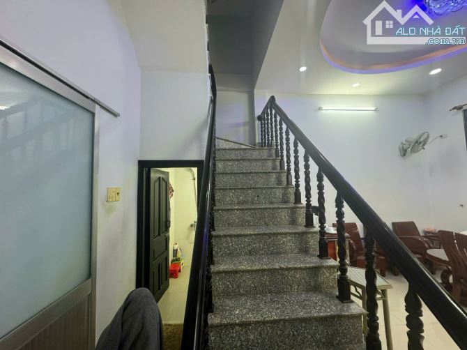 Giảm Giá Bán nhà 3 tầng hẻm oto cách Quảng Trường Trần Phú chỉb500m đi bộ tắm biển - 5