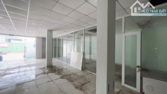 Cho thuê 3 căn liền kề nhà mặt tiền N2 - có thang máy kế Vincom 550 liền kỀ Thủ Đức. - 5