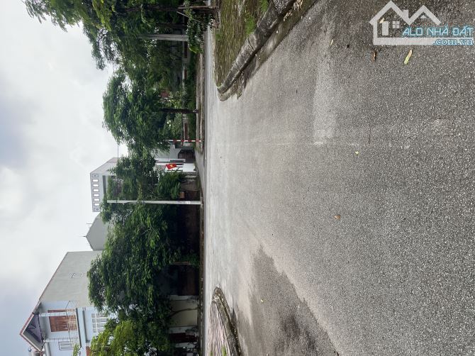 Phố Xuân Đỗ -Trung tâm Phường- Cổ Linh-Thạch Bần - 5