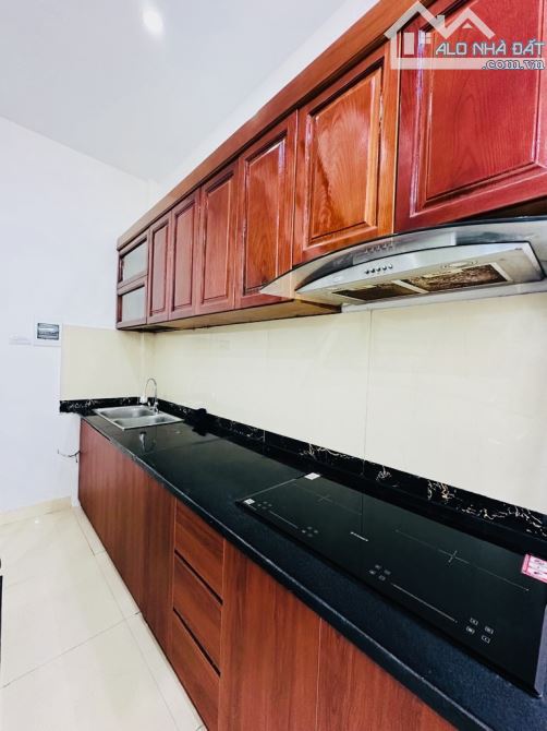 CĂN GÓC - ĐÌNH THÔN - 2 MẶT TIỀN - OTO ĐỖ CỬA Chỉ 9,x tỷ - 5