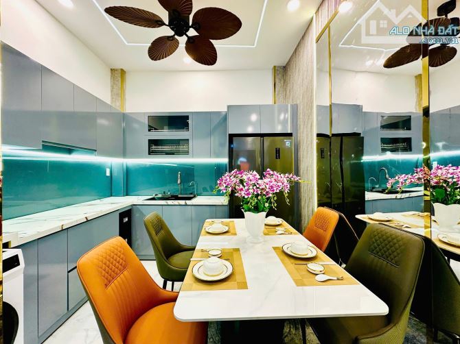 NHÀ MỚI 100% - HẺM XE HƠI VÀO TẬN NHÀ - SỔ HỒNG RIÊNG - CHỈ 5 TỶ 390 TRIỆU - 5
