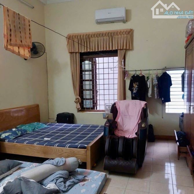 Nhà dân - Ngõ Nông - Lô góc - Mặt tiền rộng - 30M ra phố - Chỉ 7 đồng - 41M Full nội thất. - 5