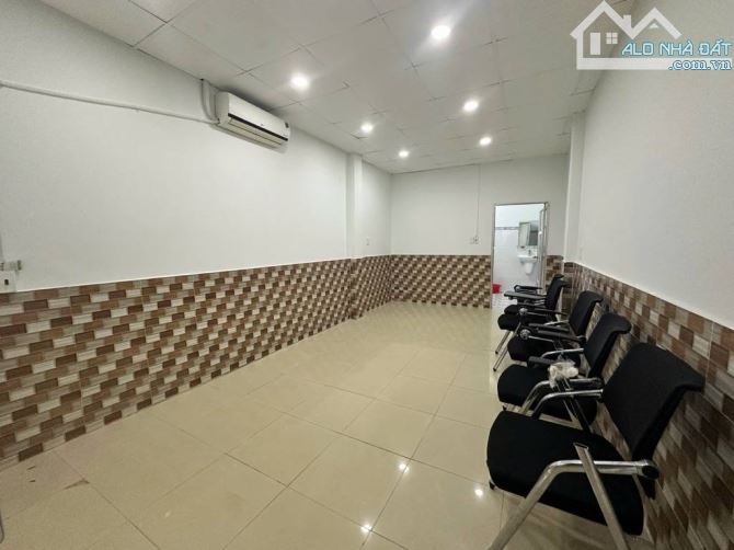 Bán nhà Hẻm xe hơi 16 chỗ - phạm hữu lầu Q7 DT: 6.5* 30giá : 11toi2 - 5