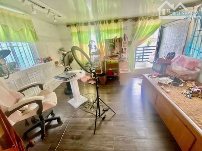 🎉🎉— BÁN NHÀ 2 TẦNG RƯỠI KÈM 4 PHONG TRỌ CÓ THU NHẬP- - NGAY CHỢ HOÀ KHÁNH - 5