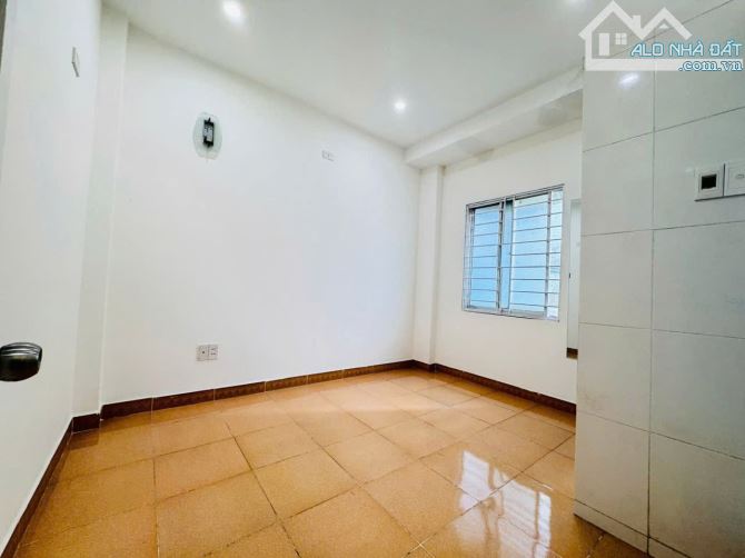 📌📌📌LÀM VIỆC TRỰC TIẾP GIÁ TỐT !!!Bán căn nhà Mê Lững đúc kiệt 408 Tôn Đản - 5