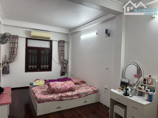 Bán nhà tổ 4 Yên Nghĩa, ngõ thông gần quốc lộ 6, giá nhỉnh 5 tỉ - 5