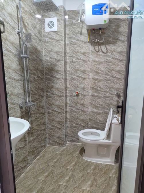 Bán nhà Bát Khối,Cự Khối 5 tầng,34m oto đỗ cửa nhỉnh 5 tỷ - 5