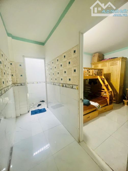 Cần bán gấp nhà sổ Hồng riêng mặt tiền đường nhựa - 6