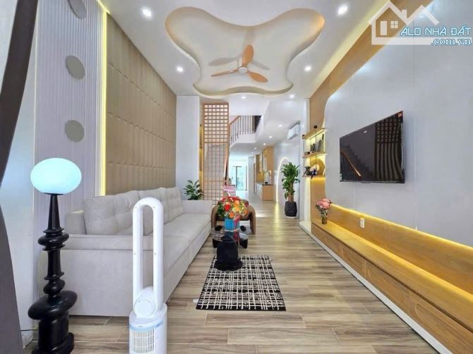 HÓT _ BÁN TÒA CĂN HỘ ĐẸP 4 TẦNG _ 96M² [ NGANG 5M  CHÍNH HỮU NGAY BIỂN _ GIÁ 12.8 TỶ - 6
