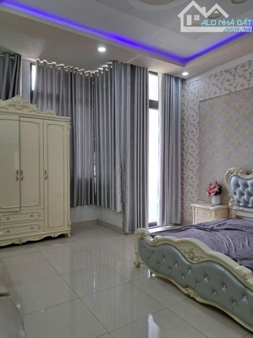 TP.Dĩ An- 64m2- 3 Tầng - 5.8 Tỷ - Mặt tiền 13m- Hoàn công -Sổ hồng riêng - 6