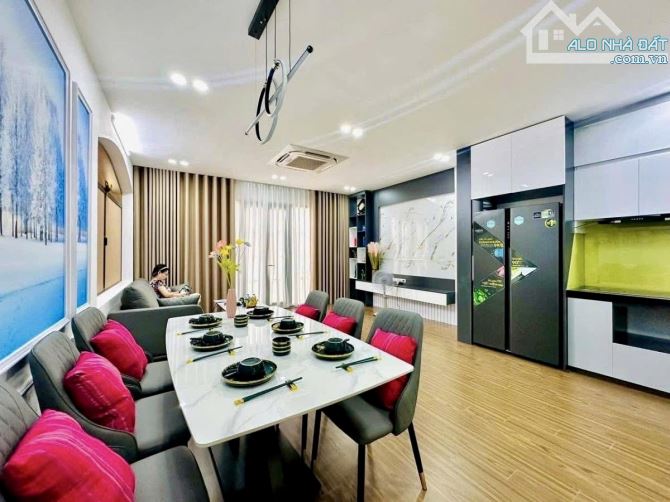 Hàng hiếm. Nhà mới đẹp, oto đỗ nhà, phố Vương Thừa Vũ - Thanh Xuân. DT: 50m2 x mt 5.3mx 7T - 6