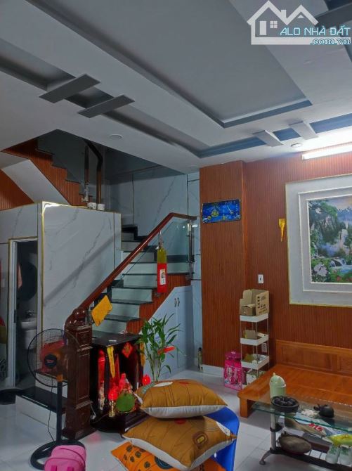 NHÀ 4 TẦNG 7X8 HXH SHR HUỲNH TẤN PHÁT TT NHÀ BÈ GIÁ 5.8T - 6