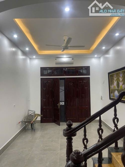 NHÀ ĐẸP VỀ Ở NGAY 35M2*MT4M, Ô TÔ ĐỖ CỬA – 6 TẦNG- NHÀ DÂN XÂY - HÀNG XÓM GOLDENMARK - 6