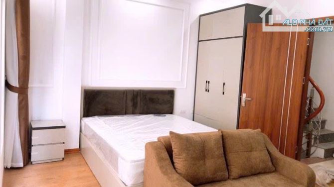 DOÃN KẾ THIỆN KINH DOANH OTO 7 CHỖ VÀO NHÀ , 6 TẦNG THANG MÁY FULL NỘI THẤT . - 6