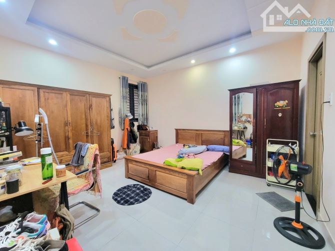BIỆT THỰ 3 TẦNG ĐÚC MẶT TIỀN + DÃY TRỌ HT12 QUẬN 12 GIÁ RẺ 18,5 TỶ DIỆN TÍCH 335M2 (4,4x42 - 6