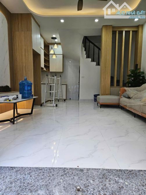 NHÀ PHỐ TÂN TRIỀU - XE VÀO NHÀ - GẦN TRƯỜNG - ĐƯỜNG THÔNG GIÁ NHỈNH 8TY - 6