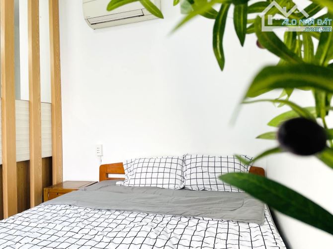 Bán gấp CHDV khu Phan Đăng Lưu, Phú Nhuận (5.5x23m) Hầm 5 tầng - HĐT 85Tr - Giá bán 23 tỷ - 6