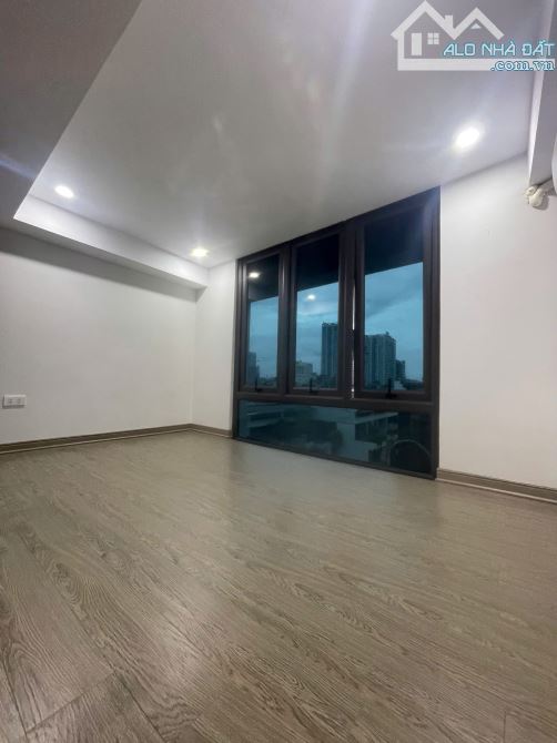 Cho Thuê CCMN 639 Hoàng Hoa Thám Ba Đình 30m2 Gác Xép Cửa Sổ Ban Công Thang Máy Giặt Riêng - 6