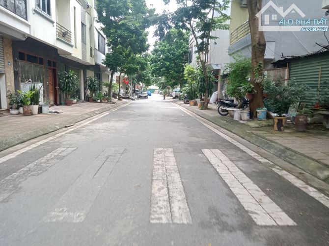 BÁN NHÀ PHÂN LÔ, CỔ LINH, LONG BIÊN, 48m2, 6 tầng, Thang máy, Gara - Hơn 10tỷ. - 6