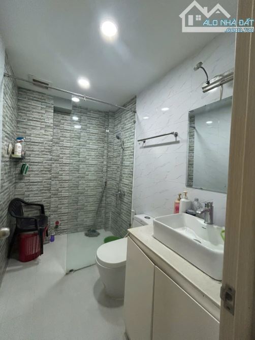 BÁN GẤP CĂN NHÀ ĐƯỜNG BẠCH VÂN P5 Q5 - 55M2 5 TẦNG, CÁCH 1 CĂN RA MẶT TIỀN - 6