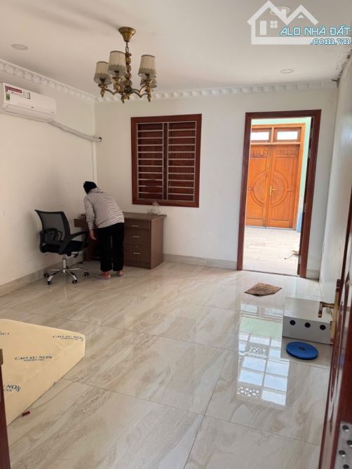 Nhà khu giáo xứ Tân Lập- đẹp - đường ô tô thông – 3 tầng - 90m2 – chỉ 9,3 tỷ TL - 7