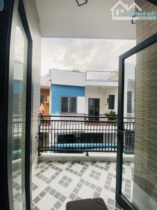 Bán nhà mặt phố dt 67m2; mt 5,2 m; kiệt Trần Quang Khải 4m; giá 6,xxtỷ, biển Sơn Trà ĐN - 7
