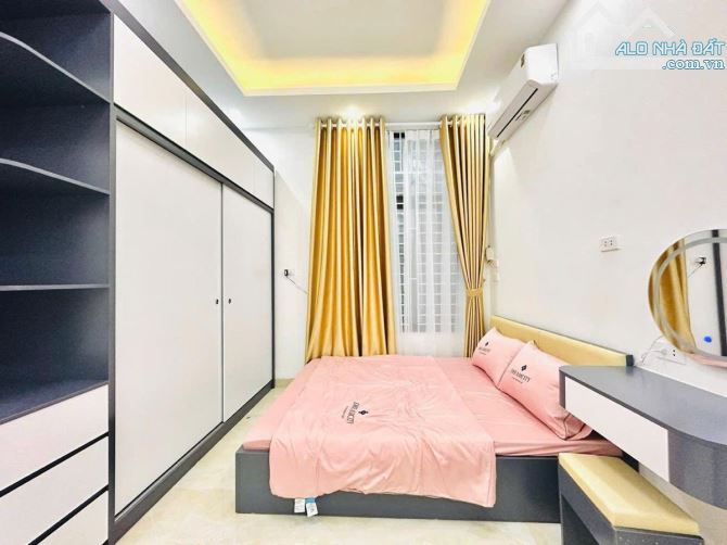 GIÁP BÁT 25M² HƠN 5TỶ - NHÀ ĐẸP Ở LUÔN FULL NỘI THẤT - VÀI BƯỚC RA MẶT PHỐ -MT THOÁNG SÁNG - 7