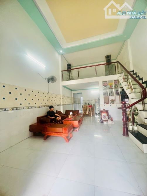 Cần bán gấp nhà sổ Hồng riêng mặt tiền đường nhựa - 7