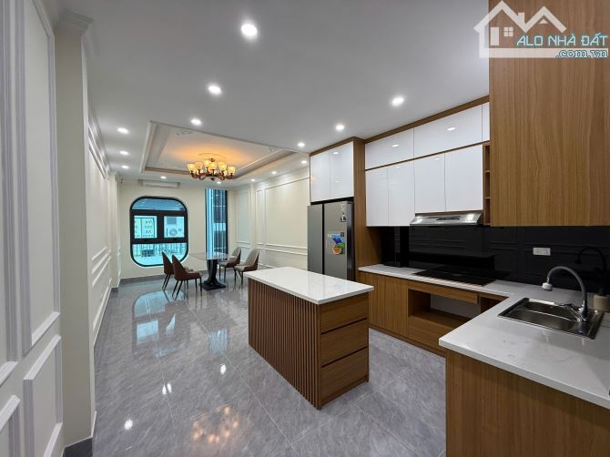 Cho thuê nhà đẹp, có thang máy Nguyễn Văn Huyên, Cầu Giấy. DT 50m2, 6 tầng. 29 tr(thg) - 7