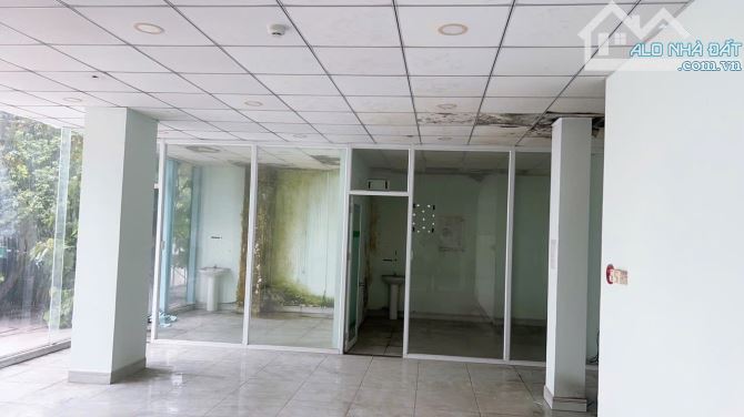 Cho thuê 3 căn liền kề nhà mặt tiền N2 - có thang máy kế Vincom 550 liền kỀ Thủ Đức. - 7