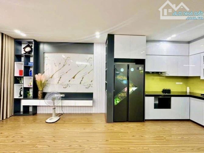 Hàng hiếm. Nhà mới đẹp, oto đỗ nhà, phố Vương Thừa Vũ - Thanh Xuân. DT: 50m2 x mt 5.3mx 7T - 7
