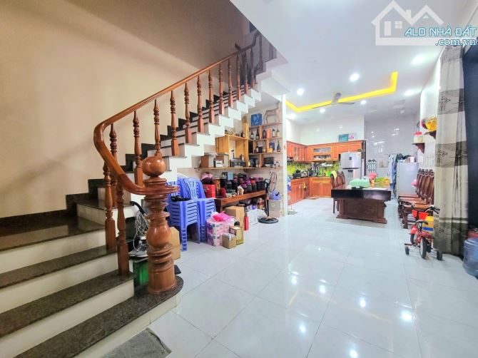 BIỆT THỰ 3 TẦNG ĐÚC MẶT TIỀN + DÃY TRỌ HT12 QUẬN 12 GIÁ RẺ 18,5 TỶ DIỆN TÍCH 335M2 (4,4x42 - 7