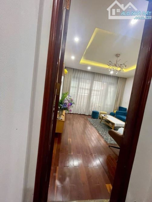 Bán nhà phố Ngọc Thụy, 70m2- 5T- mt4.5m- hơn 11 tỷ,  gần cầu Long Biên, ô tô thông các ngả - 7