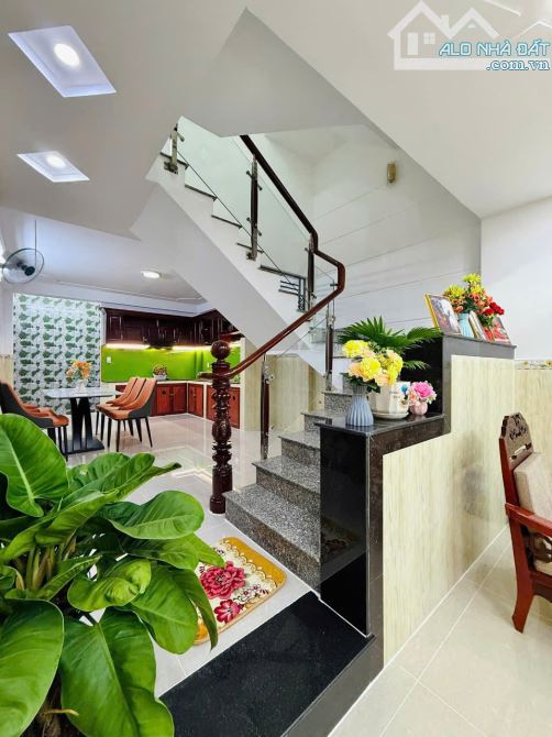 💥 5,95 TỶ - 60M2 - 4 x 15M - 3 TẦNG  ĐÚC - HẺM 4M - ĐI BỘ RA CHỢ THẠCH ĐÀ - P.14 - GÒ VẤP - 7