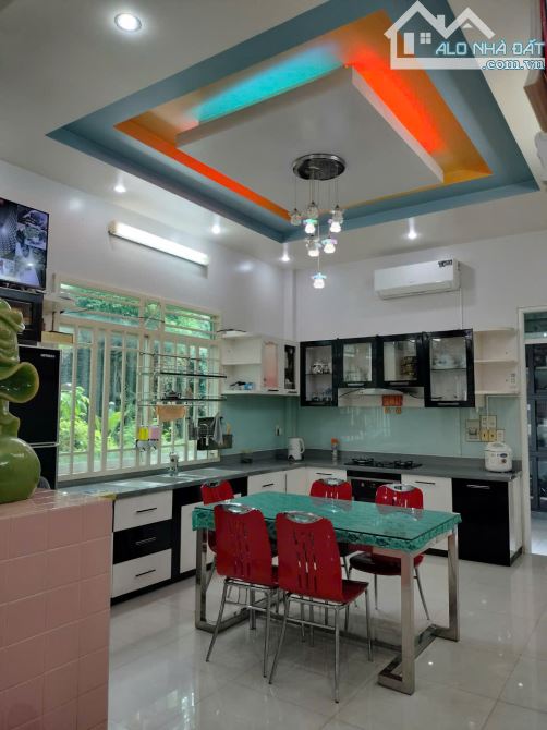 Biệt thự sân vườn 4 tầng, DT 221,2 mét vuông, ngang 12m - P. Bình Phú ( Quận 6 cũ) - 7