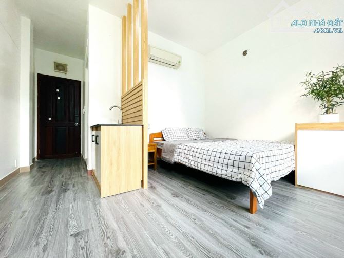 Bán gấp CHDV khu Phan Đăng Lưu, Phú Nhuận (5.5x23m) Hầm 5 tầng - HĐT 85Tr - Giá bán 23 tỷ - 7