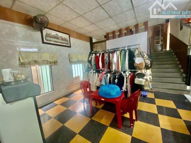 🎉🎉— BÁN NHÀ 2 TẦNG RƯỠI KÈM 4 PHONG TRỌ CÓ THU NHẬP- - NGAY CHỢ HOÀ KHÁNH - 7