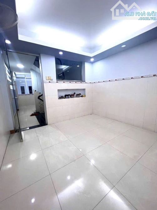 Quận 11-Nhà đẹp-Đường nhựa 8M-Tiện KD-Sát MT Lạc Long Quân-P3-40m2-5tầng-4PN - 8