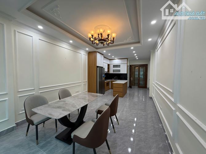 Cho thuê nhà đẹp, có thang máy Nguyễn Văn Huyên, Cầu Giấy. DT 50m2, 6 tầng. 29 tr(thg) - 8
