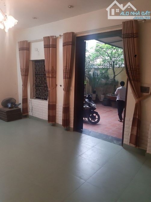 Cho thuê nhà ngõ 28 Võ Chí Công, Dt 100m2 xây 70m2 x 3 tầng riêng biệt, 15 tr/tháng - 8