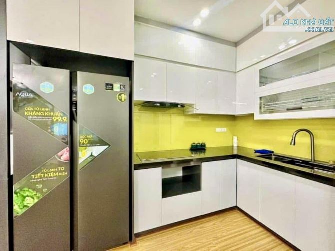 Hàng hiếm. Nhà mới đẹp, oto đỗ nhà, phố Vương Thừa Vũ - Thanh Xuân. DT: 50m2 x mt 5.3mx 7T - 8