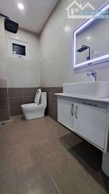 NHÀ ĐẸP 1 MÊ MỚI 98%, FULL NỘI THẤT HẺM 128 ĐỒNG KHỞI, BÁN GẤP GIÁ TỐT 3,95 TỶ - 8