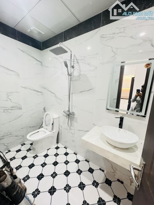 💥Nhà 3 tầng tân cổ điển kiệt ô tô Phạm Văn Đồng , TP Huế Full nội thất xịn - 8