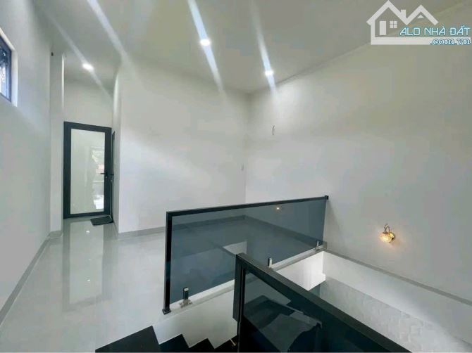 NHÀ HOÀN CÔNG SIÊU ĐẸP 120m2, TẶNG NỘI THẤT, KẾ ỦY BAN, TRƯỜNG HỌC VÀ BỆNH VIỆN CÁCH 500m - 8