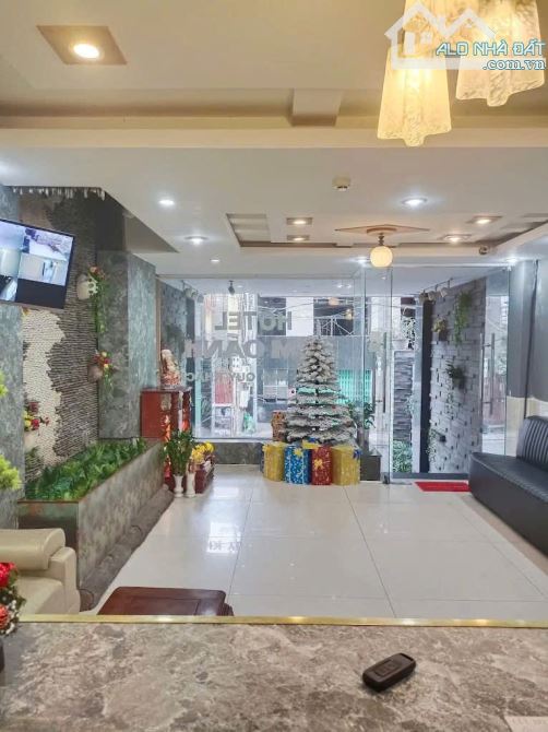 BÁN KHÁCH SẠN MỚI LA VĂN CẦU (THÙY VÂN VT) 8 TẦNG CÓ 19 PHÒNG ĐANG KD GIÁ CHỈ 27.5 TỶ - 8